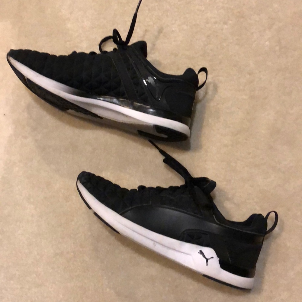 Size 7 Woman’s Puma Athletic Shoes